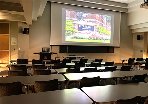 Supporting Lessons with Easy-to-Use Projectors at a University